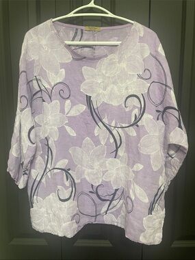 Women's Lavender Floral Linen Pullover Top
